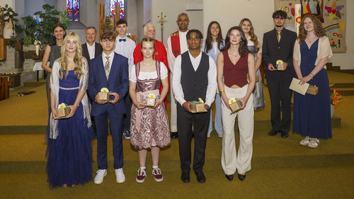 Am Sonntag, 15. Juni 2025 wurden folgende Jugendliche vom Rankweiler Pfr. Walter Juen in Göfis gefirmt:Laura Schöch, Corinna Huber, Lena Hauser, Phelia Giesinger, Quirin Kleinheinz, Janik Stampfl, Fabian Lobak, Nahom Meier, Vanessa Bösch, Yara Fehr